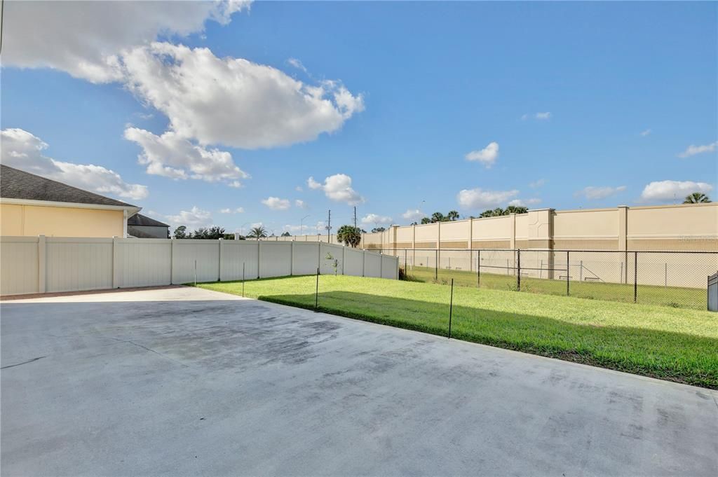 En Venta: $659,000 (4 camas, 2 baños, 2855 Pies cuadrados)