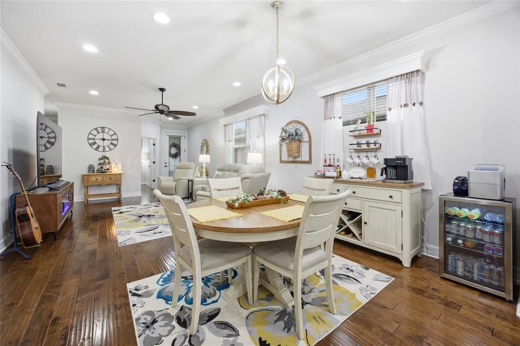 For Sale: $335,000 (2 beds, 2 baths, 1432 Square Feet)