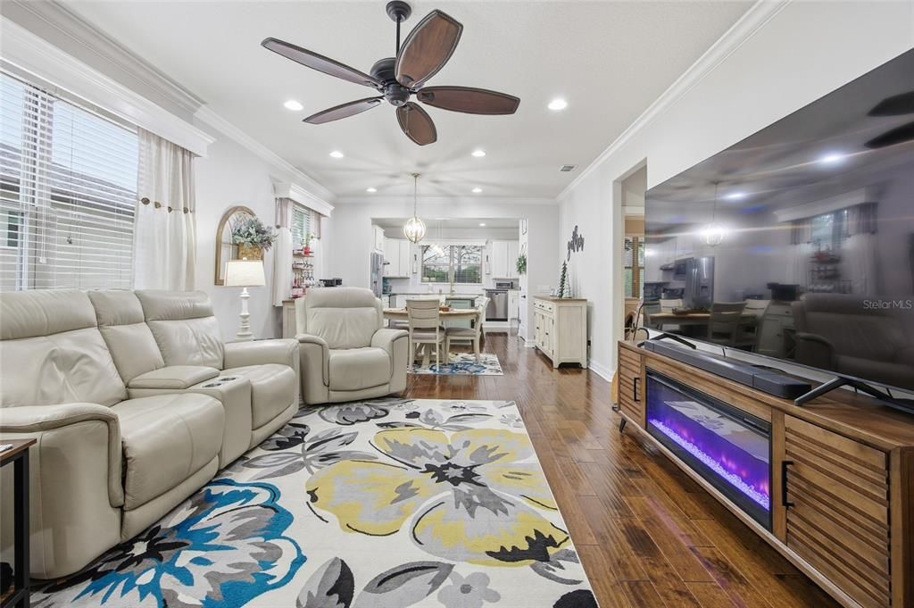 For Sale: $335,000 (2 beds, 2 baths, 1432 Square Feet)