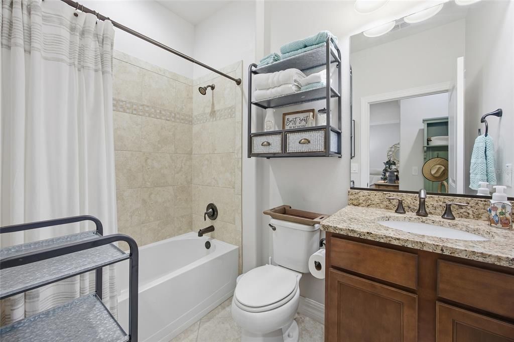 For Sale: $335,000 (2 beds, 2 baths, 1432 Square Feet)