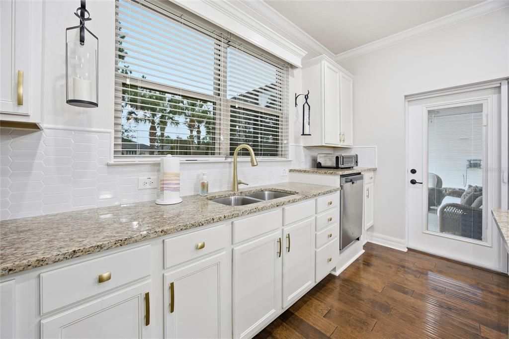 For Sale: $335,000 (2 beds, 2 baths, 1432 Square Feet)