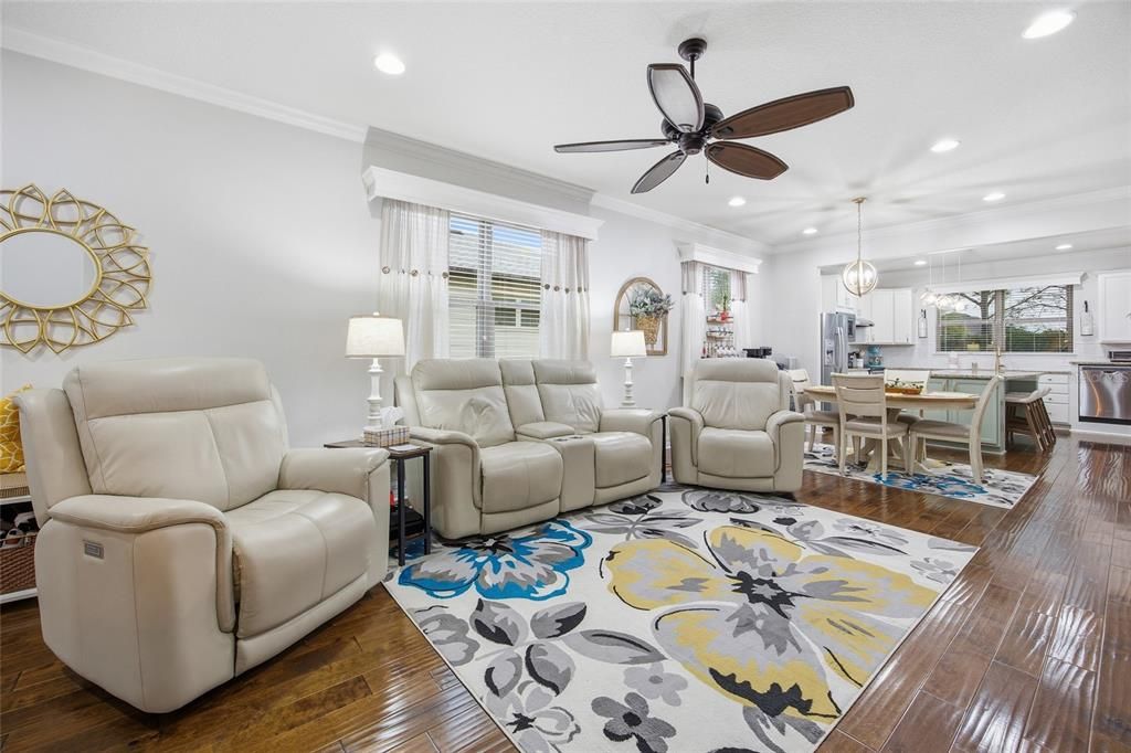 For Sale: $335,000 (2 beds, 2 baths, 1432 Square Feet)