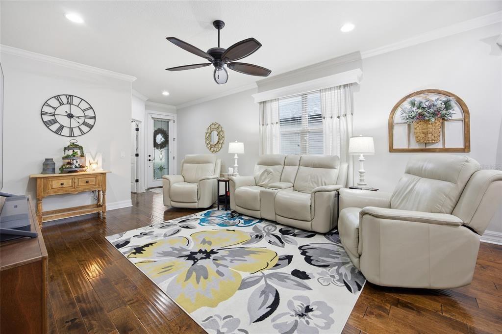 For Sale: $335,000 (2 beds, 2 baths, 1432 Square Feet)