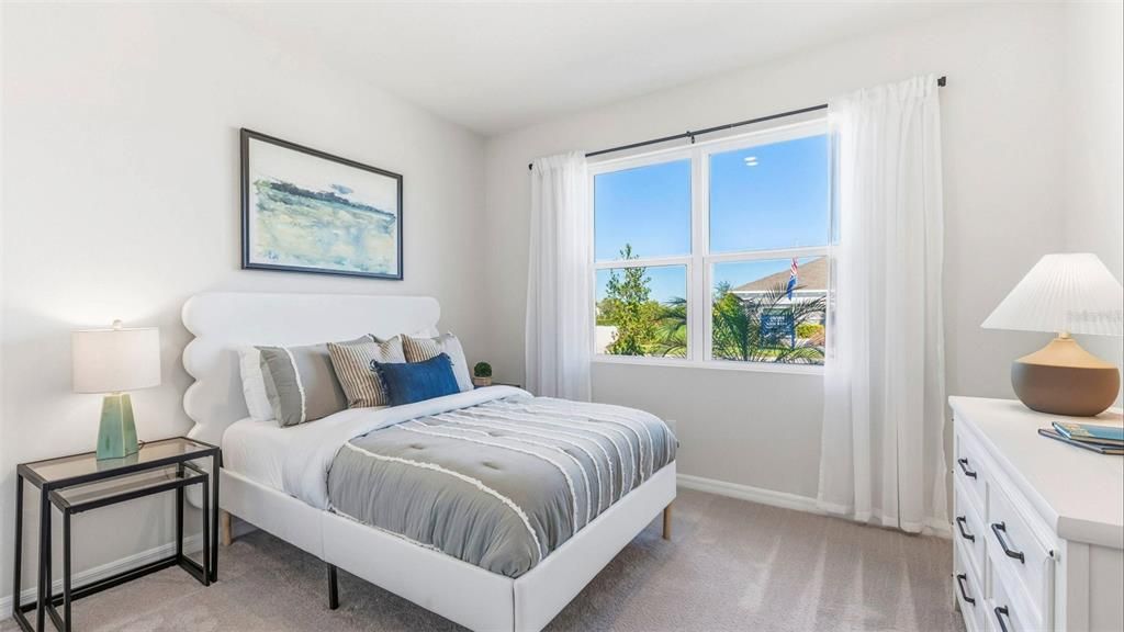 Под контрактом: $485,000 (4 спален, 2 ванн, 2034 Квадратных фут)