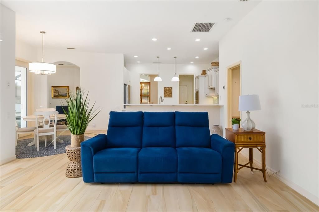 For Sale: $900,000 (3 beds, 3 baths, 3246 Square Feet)