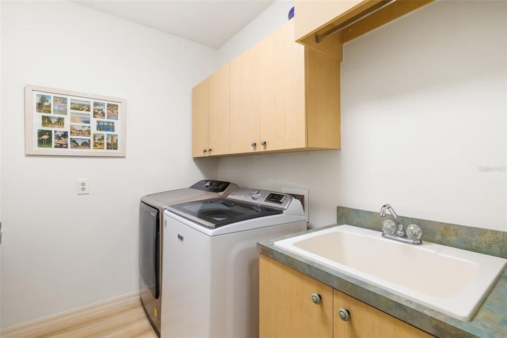 For Sale: $900,000 (3 beds, 3 baths, 3246 Square Feet)