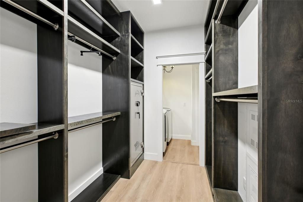 En Venta: $575,000 (5 camas, 3 baños, 2471 Pies cuadrados)