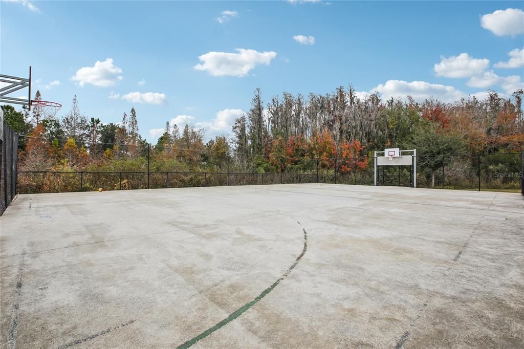 En Venta: $575,000 (5 camas, 3 baños, 2471 Pies cuadrados)