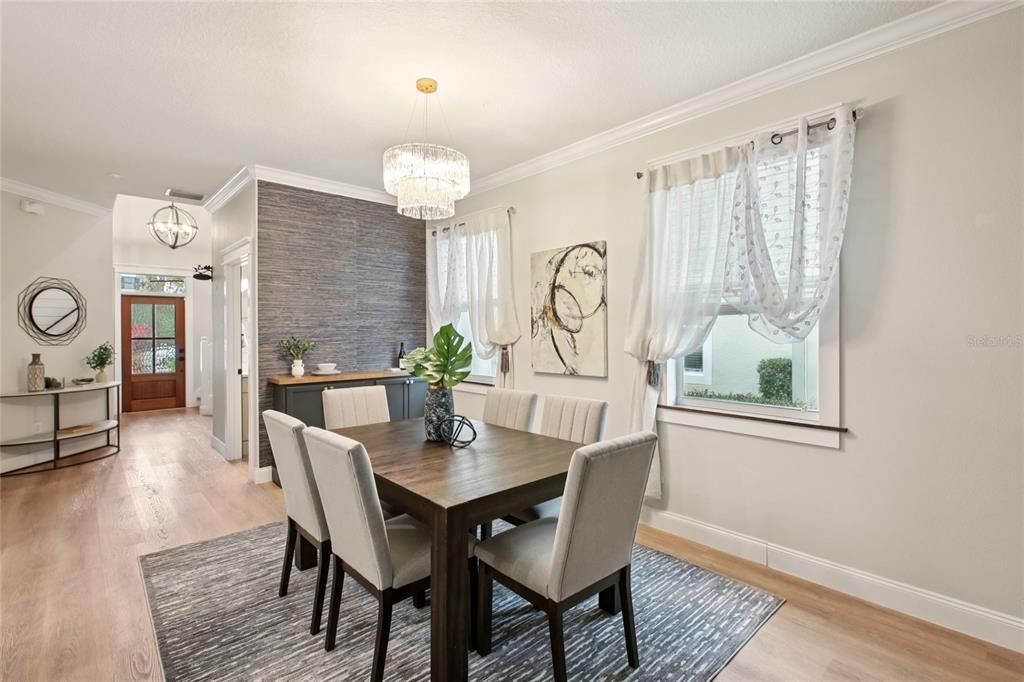 En Venta: $575,000 (5 camas, 3 baños, 2471 Pies cuadrados)