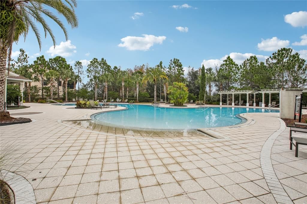 En Venta: $575,000 (5 camas, 3 baños, 2471 Pies cuadrados)