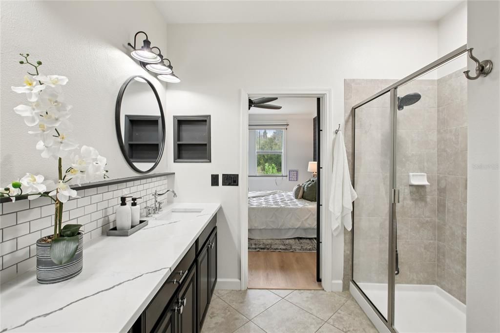 En Venta: $575,000 (5 camas, 3 baños, 2471 Pies cuadrados)