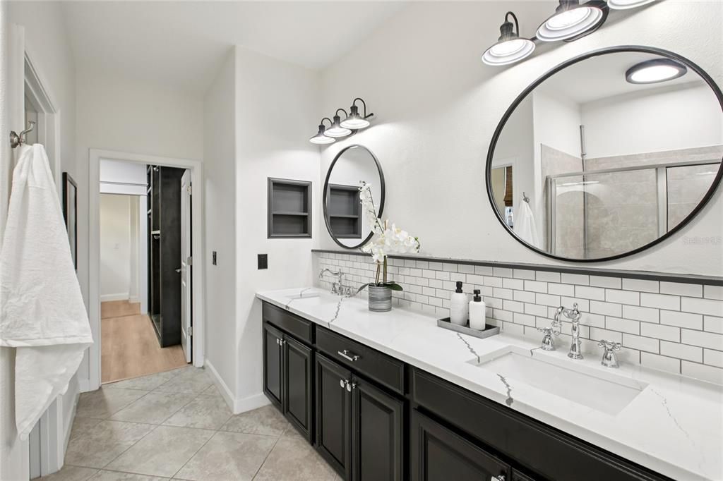 En Venta: $575,000 (5 camas, 3 baños, 2471 Pies cuadrados)