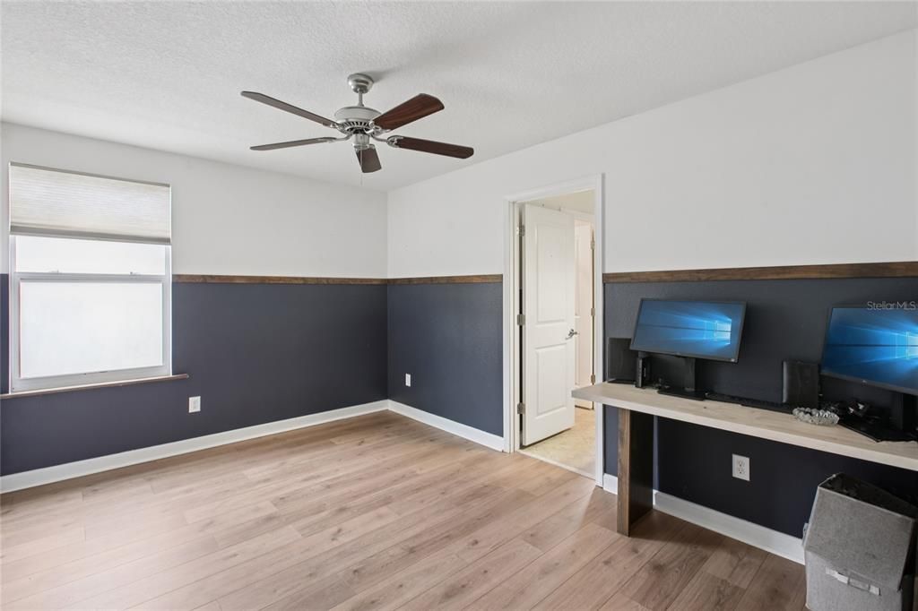 En Venta: $575,000 (5 camas, 3 baños, 2471 Pies cuadrados)