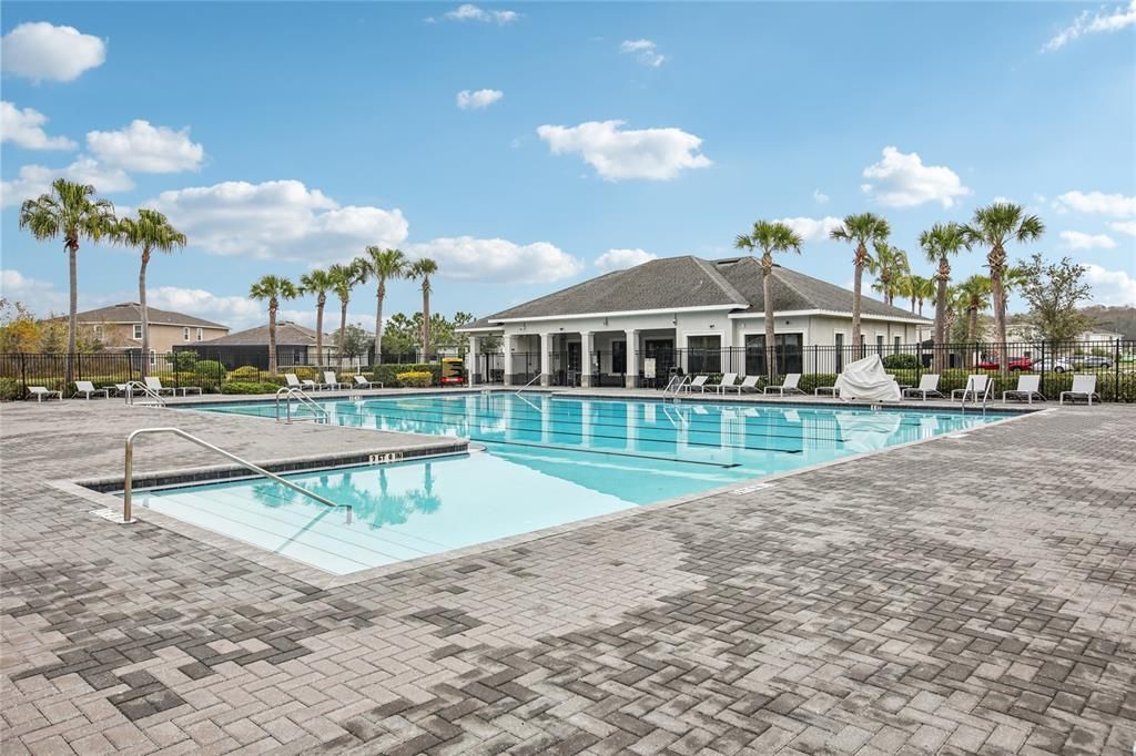 En Venta: $575,000 (5 camas, 3 baños, 2471 Pies cuadrados)