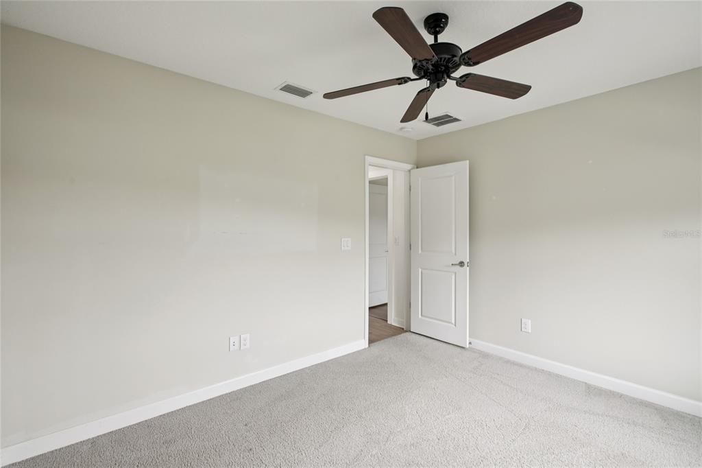 En Venta: $575,000 (5 camas, 3 baños, 2471 Pies cuadrados)