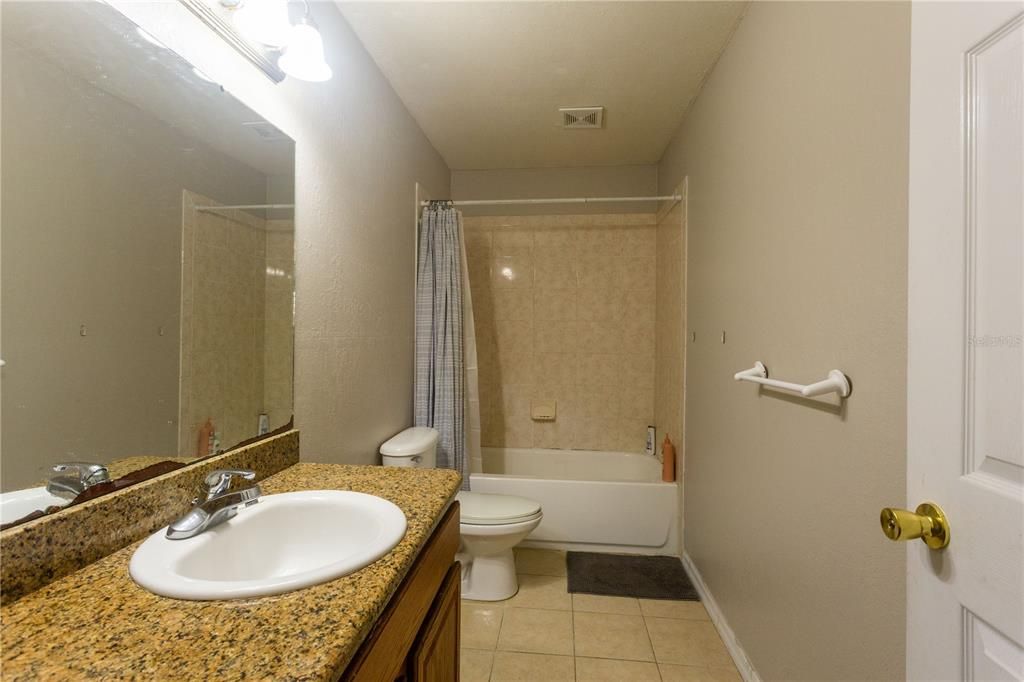 En Venta: $395,000 (5 camas, 2 baños, 2922 Pies cuadrados)