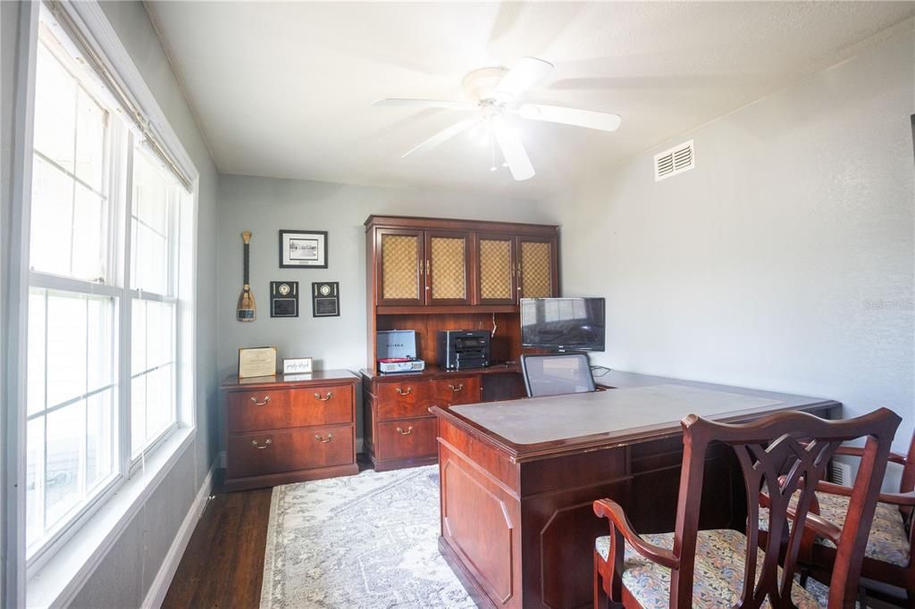 En Venta: $395,000 (5 camas, 2 baños, 2922 Pies cuadrados)