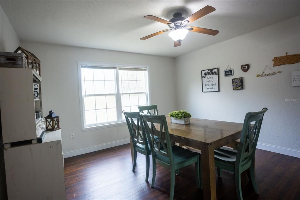 En Venta: $395,000 (5 camas, 2 baños, 2922 Pies cuadrados)