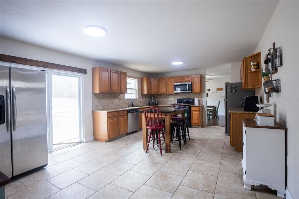 En Venta: $395,000 (5 camas, 2 baños, 2922 Pies cuadrados)