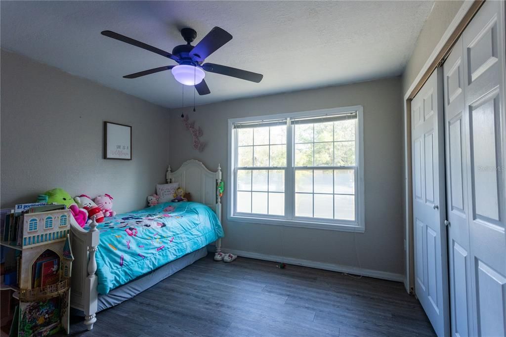 En Venta: $395,000 (5 camas, 2 baños, 2922 Pies cuadrados)