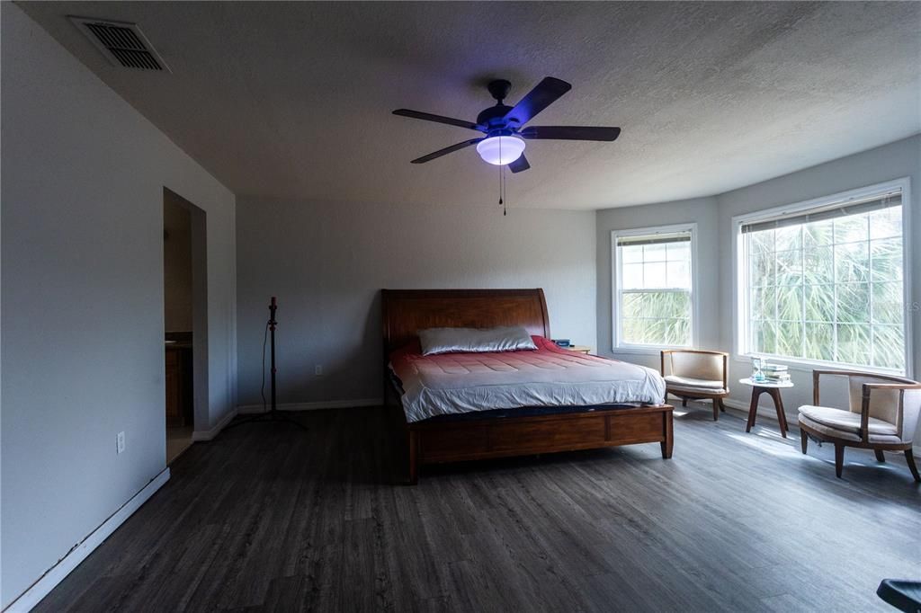 En Venta: $395,000 (5 camas, 2 baños, 2922 Pies cuadrados)