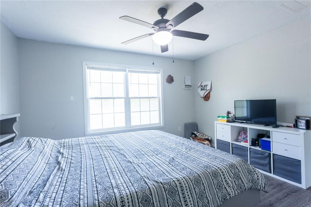 En Venta: $395,000 (5 camas, 2 baños, 2922 Pies cuadrados)