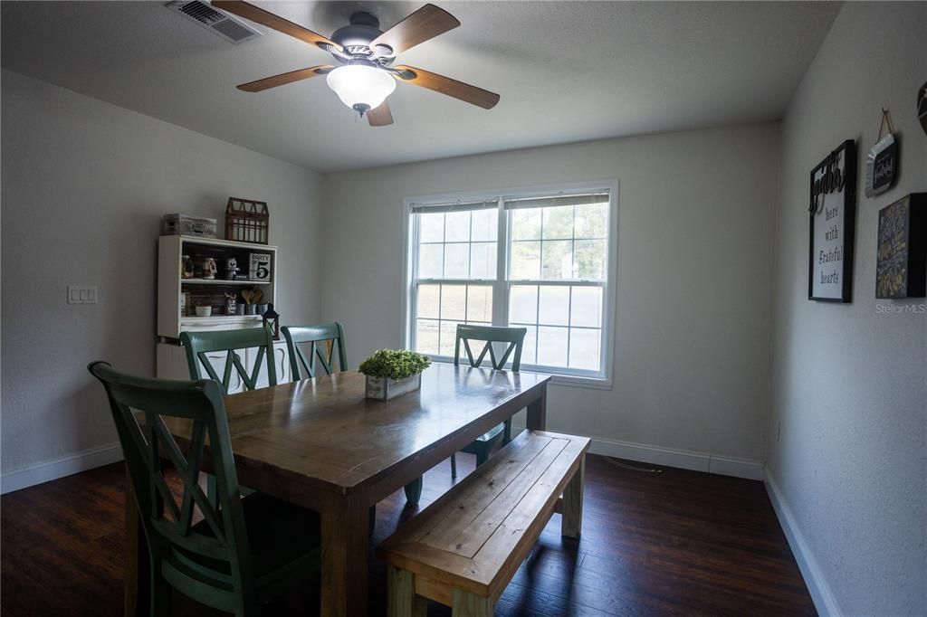 En Venta: $395,000 (5 camas, 2 baños, 2922 Pies cuadrados)