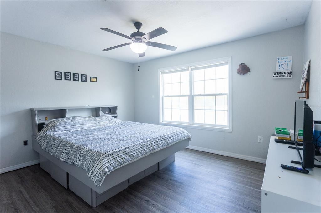 En Venta: $395,000 (5 camas, 2 baños, 2922 Pies cuadrados)