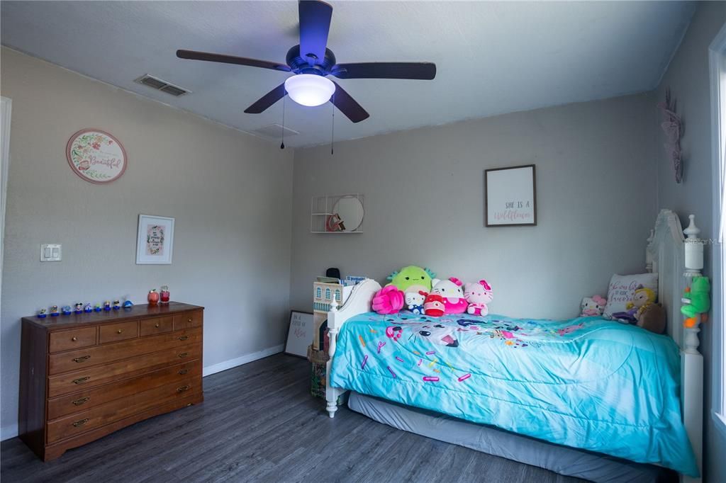 En Venta: $395,000 (5 camas, 2 baños, 2922 Pies cuadrados)