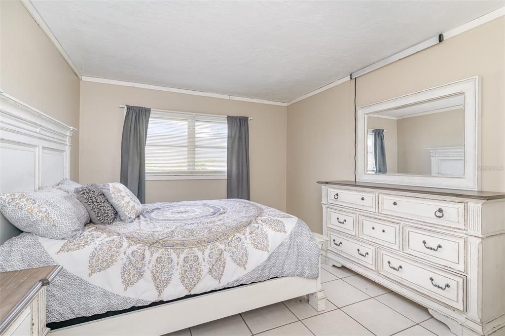 待售: $119,999 (1 贝兹, 1 浴室, 680 平方英尺)