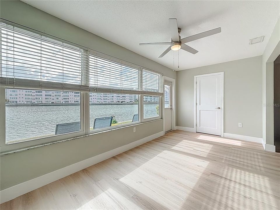 For Sale: $212,000 (1 beds, 1 baths, 1060 Square Feet)