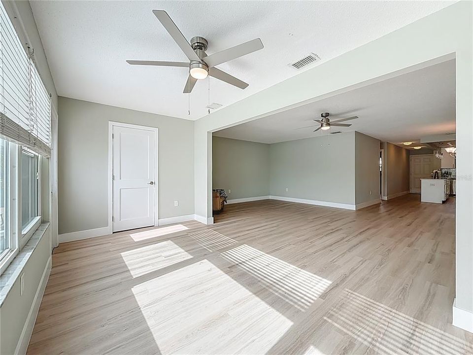 For Sale: $212,000 (1 beds, 1 baths, 1060 Square Feet)