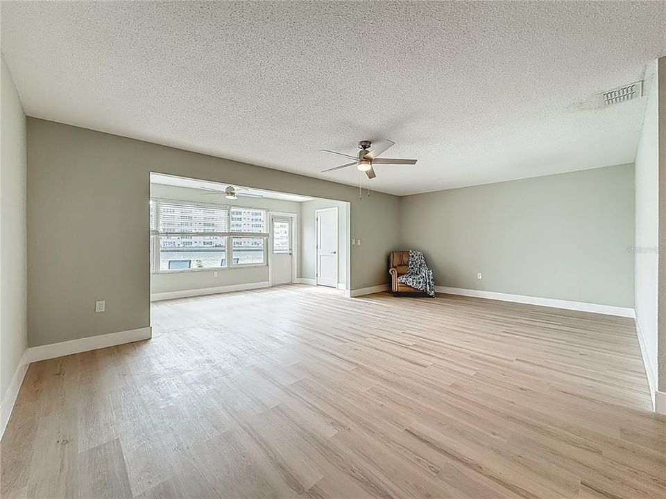 For Sale: $212,000 (1 beds, 1 baths, 1060 Square Feet)