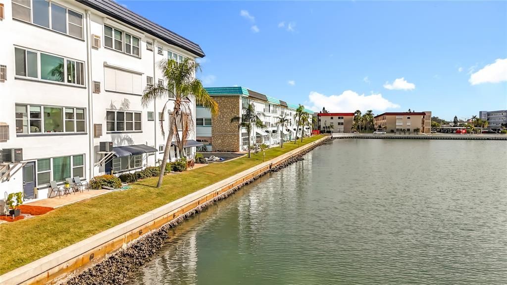 For Sale: $212,000 (1 beds, 1 baths, 1060 Square Feet)