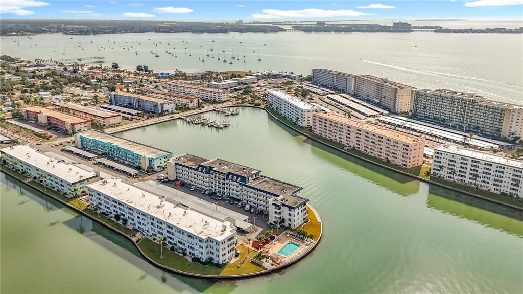 For Sale: $212,000 (1 beds, 1 baths, 1060 Square Feet)