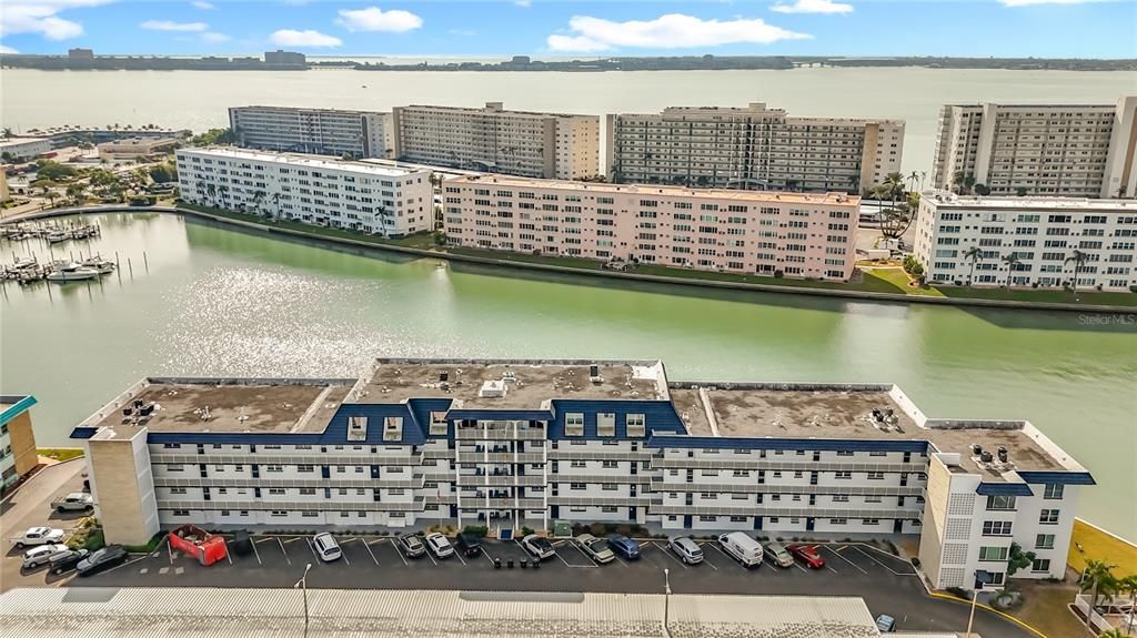 For Sale: $212,000 (1 beds, 1 baths, 1060 Square Feet)