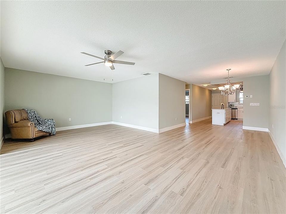 For Sale: $212,000 (1 beds, 1 baths, 1060 Square Feet)