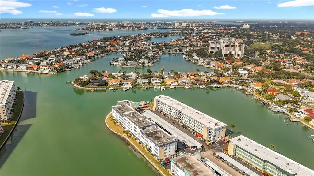 For Sale: $212,000 (1 beds, 1 baths, 1060 Square Feet)