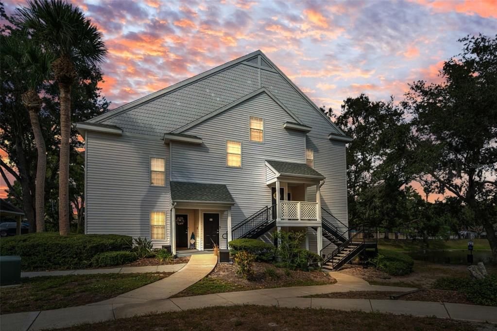 For Sale: $204,900 (2 beds, 2 baths, 1121 Square Feet)