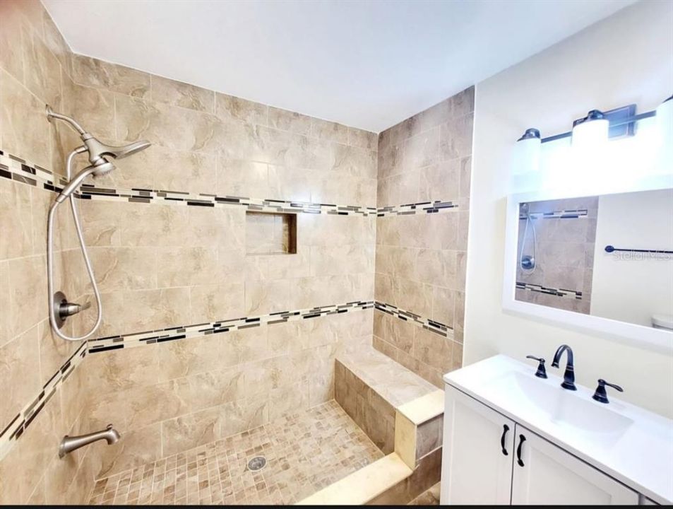 For Sale: $595,000 (5 beds, 3 baths, 2000 Square Feet)