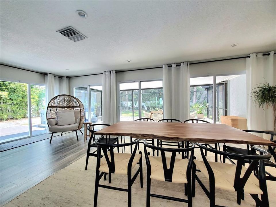 En Renta: $3,995 (4 camas, 3 baños, 2404 Pies cuadrados)