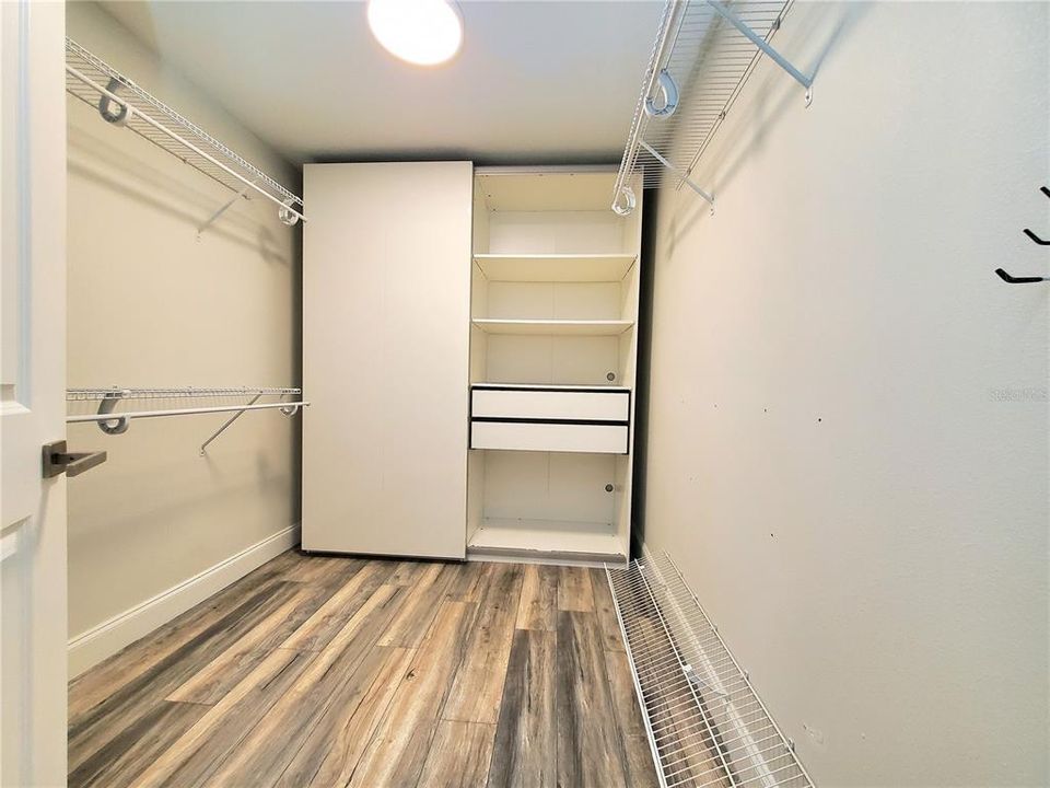 En Renta: $3,995 (4 camas, 3 baños, 2404 Pies cuadrados)