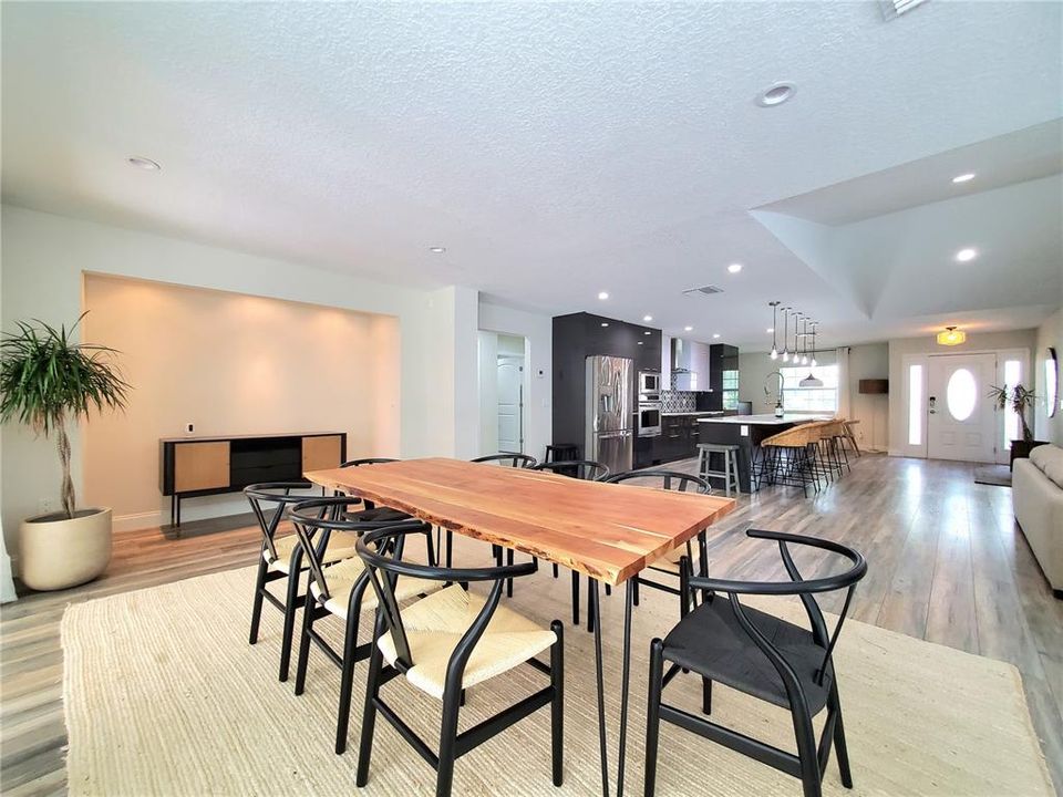 En Renta: $3,995 (4 camas, 3 baños, 2404 Pies cuadrados)