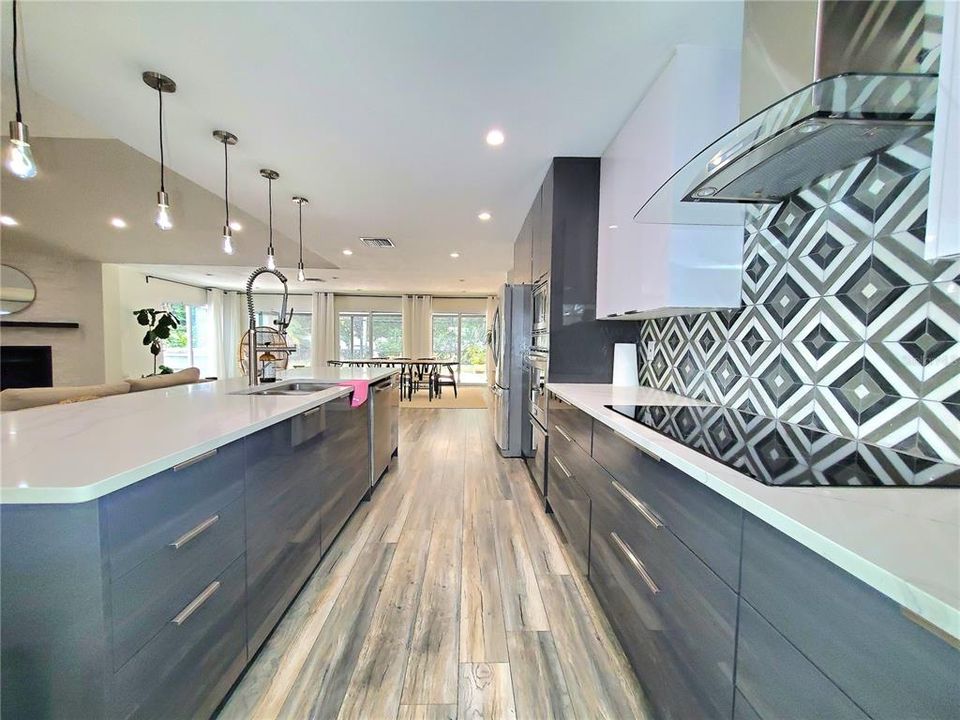 En Renta: $3,995 (4 camas, 3 baños, 2404 Pies cuadrados)