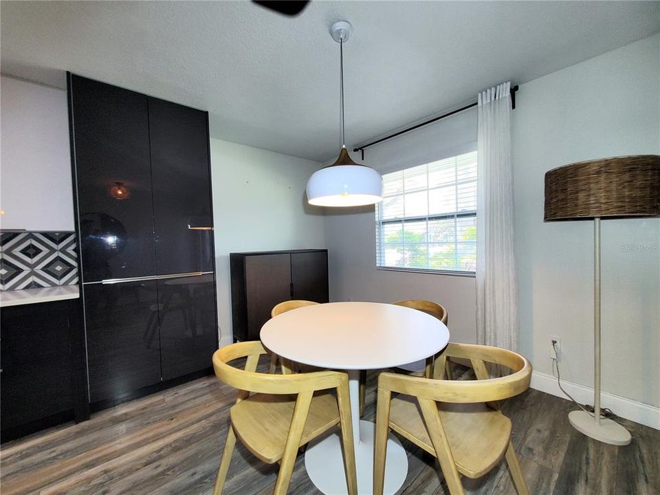 En Renta: $3,995 (4 camas, 3 baños, 2404 Pies cuadrados)