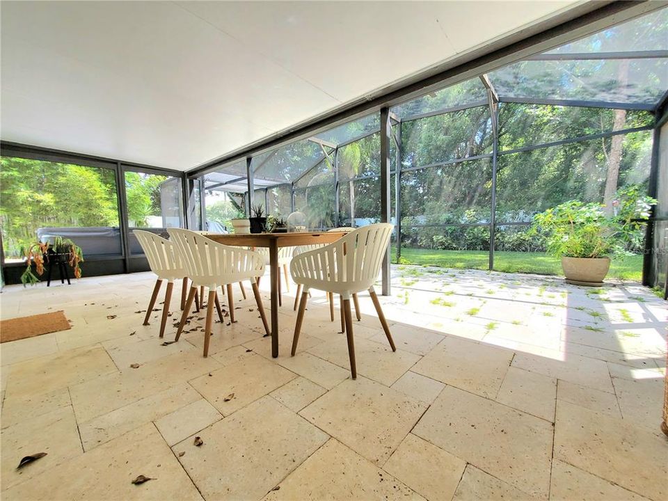 En Renta: $3,995 (4 camas, 3 baños, 2404 Pies cuadrados)