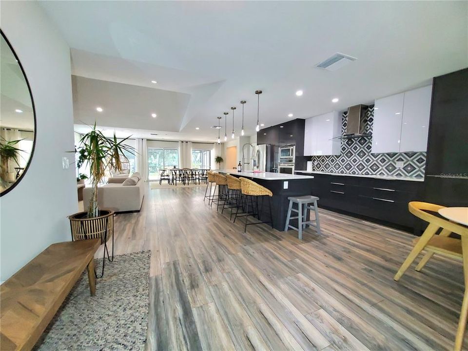 En Renta: $3,995 (4 camas, 3 baños, 2404 Pies cuadrados)