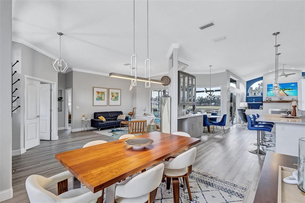 待售: $550,000 (3 贝兹, 2 浴室, 2218 平方英尺)