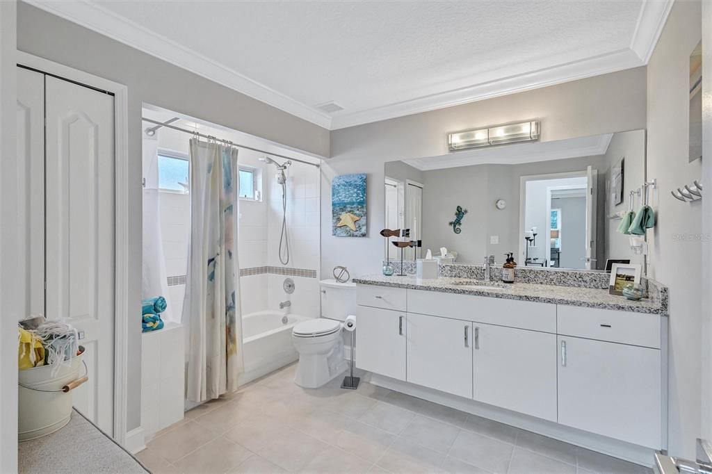 待售: $550,000 (3 贝兹, 2 浴室, 2218 平方英尺)