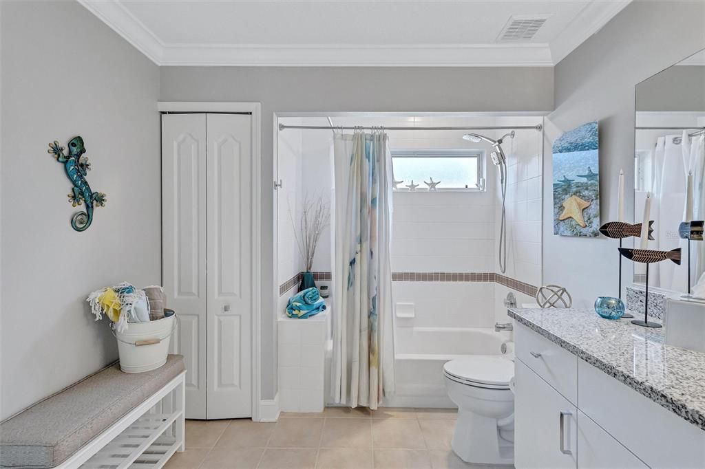 待售: $550,000 (3 贝兹, 2 浴室, 2218 平方英尺)